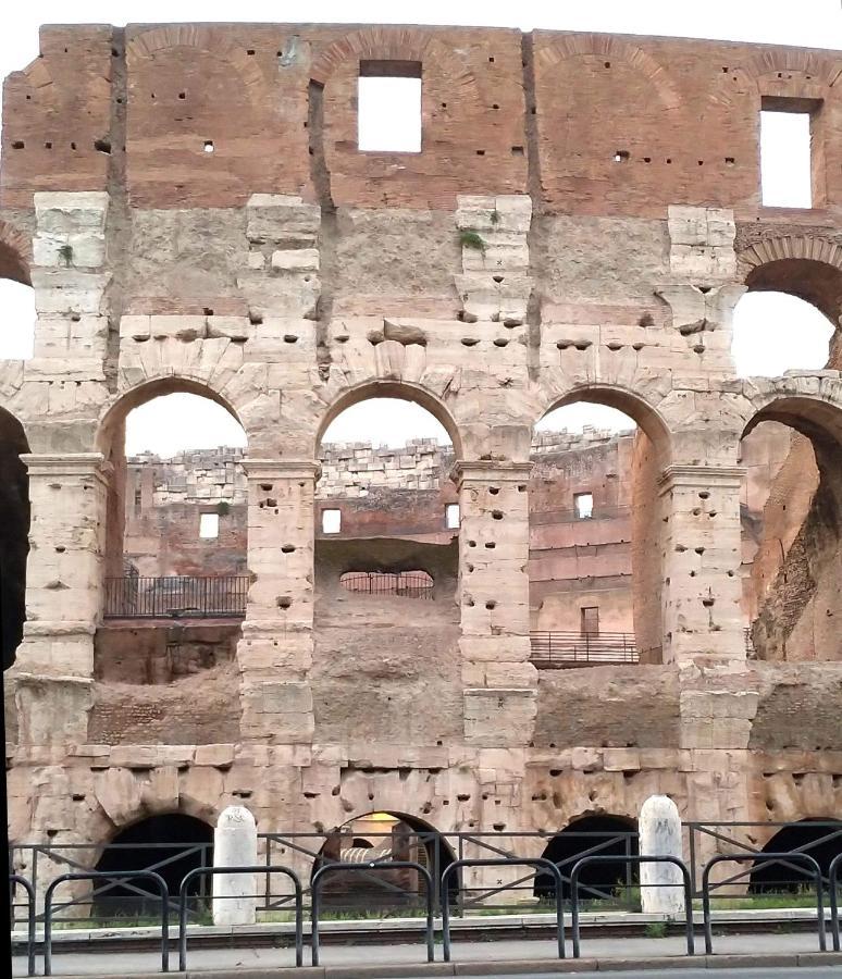 Teatime Al Colosseo Rome Bagian luar foto